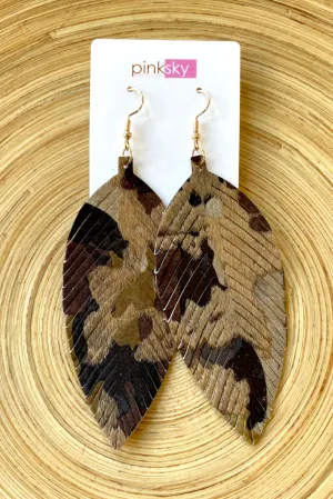 Camo Leaf Fur Earrings -Brown