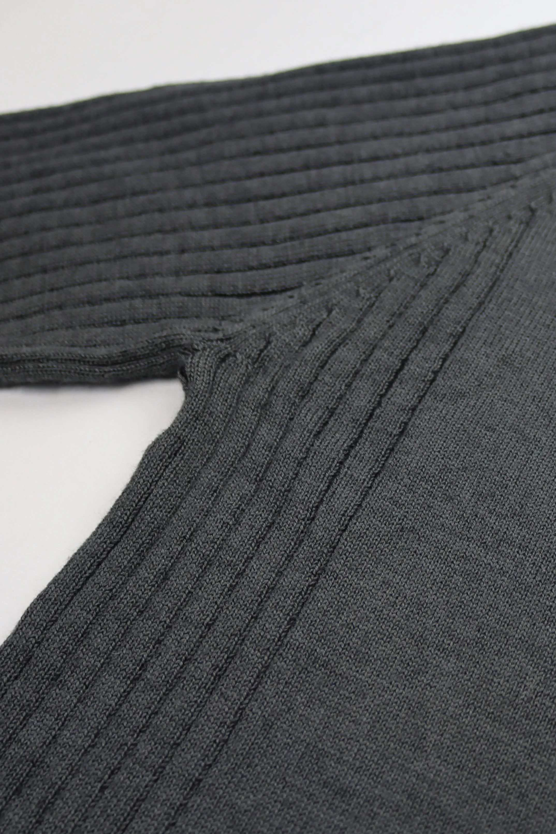 R.F. Scott 100% Merino Wool Zip Neck Knit: Parker - Lead