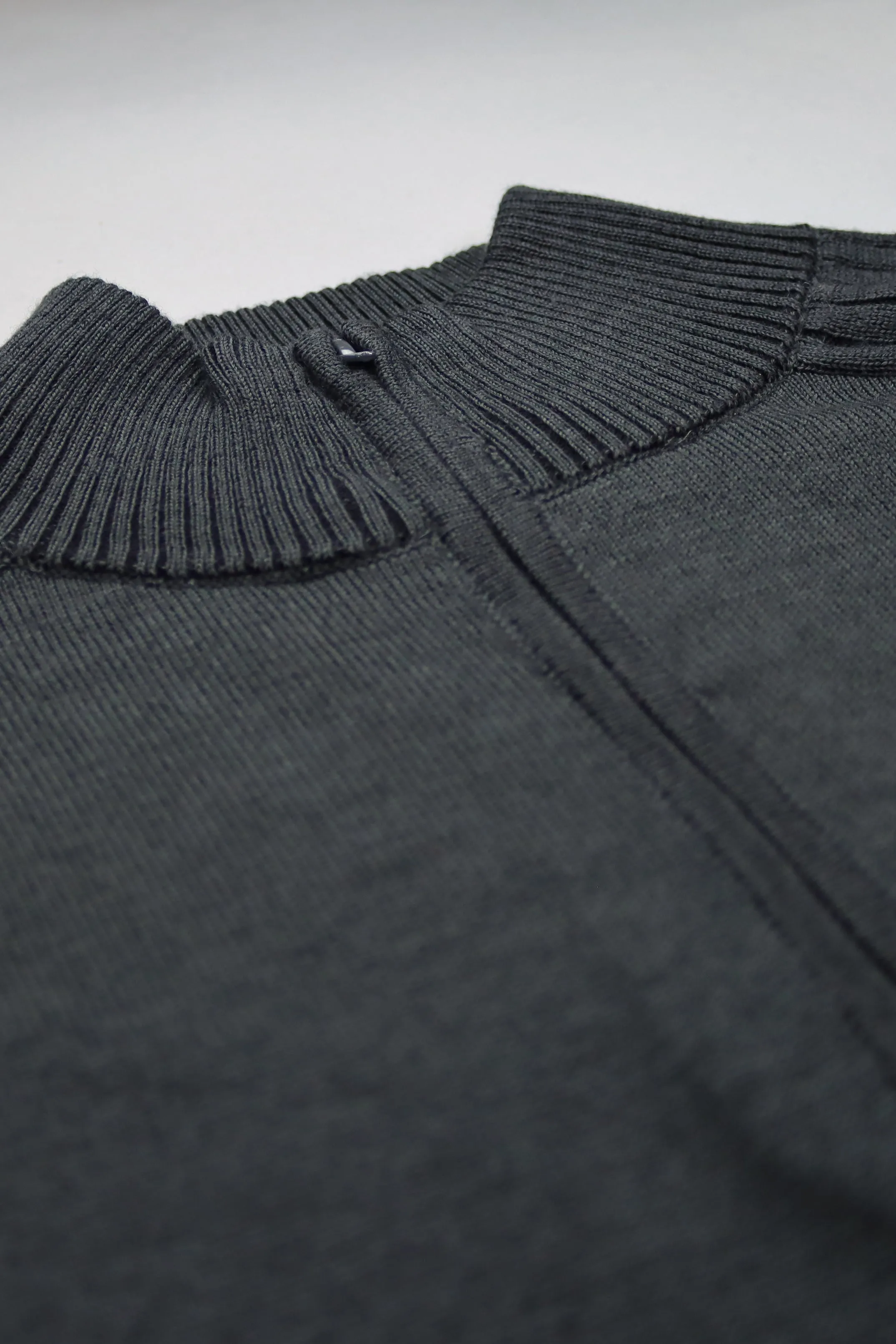 R.F. Scott 100% Merino Wool Zip Neck Knit: Parker - Lead